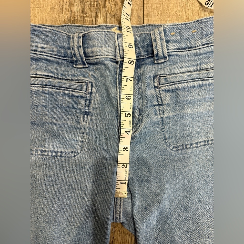Madewell Midrise Kick out Flare Jeans Size 26 Light Wash Patch Front Pockets - Picture 9 of 12